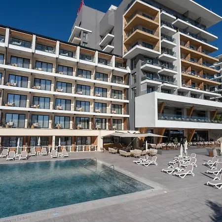 Grifid Vistamar 4*